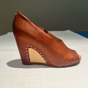 Maison Margiela Camel Leather Wedge - Size 6